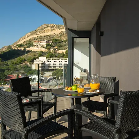 Primera Linea De Playa Con Vistas Directas Al Mar-apartamento Premium Albufereta Alicante