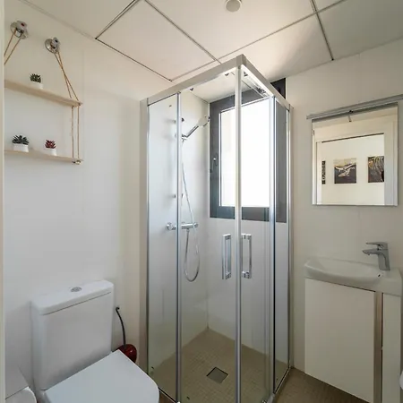 Primera Linea De Playa Con Vistas Directas Al Mar-apartamento Premium Albufereta Alicante