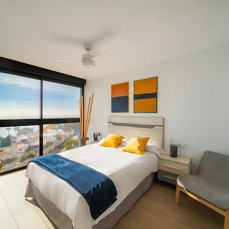 Primera Linea De Playa Con Vistas Directas Al Mar-apartamento Premium Albufereta Alicante