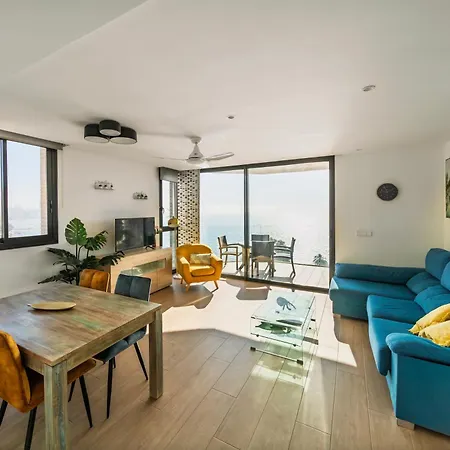Primera Linea De Playa Con Vistas Directas Al Mar-apartamento Premium Albufereta Alicante