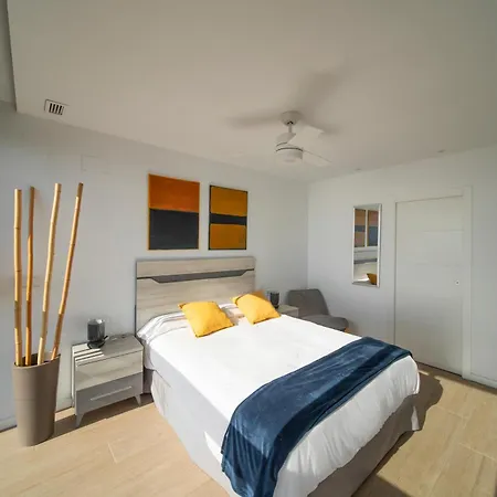 Primera Linea De Playa Con Vistas Directas Al Mar-apartamento Premium Albufereta *