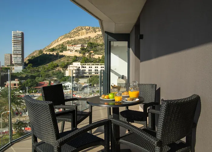 Primera Linea De Playa Con Vistas Directas Al Mar-apartamento Premium Albufereta Alicante