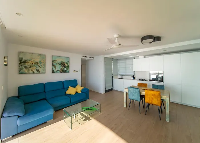 Primera Linea De Playa Con Vistas Directas Al Mar-apartamento Premium Albufereta Apartamento