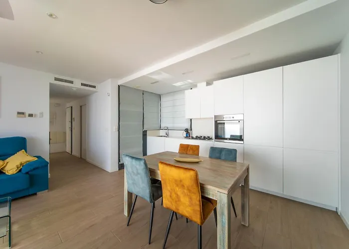 Apartamento Primera Linea De Playa Con Vistas Directas Al Mar-apartamento Premium Albufereta Alicante